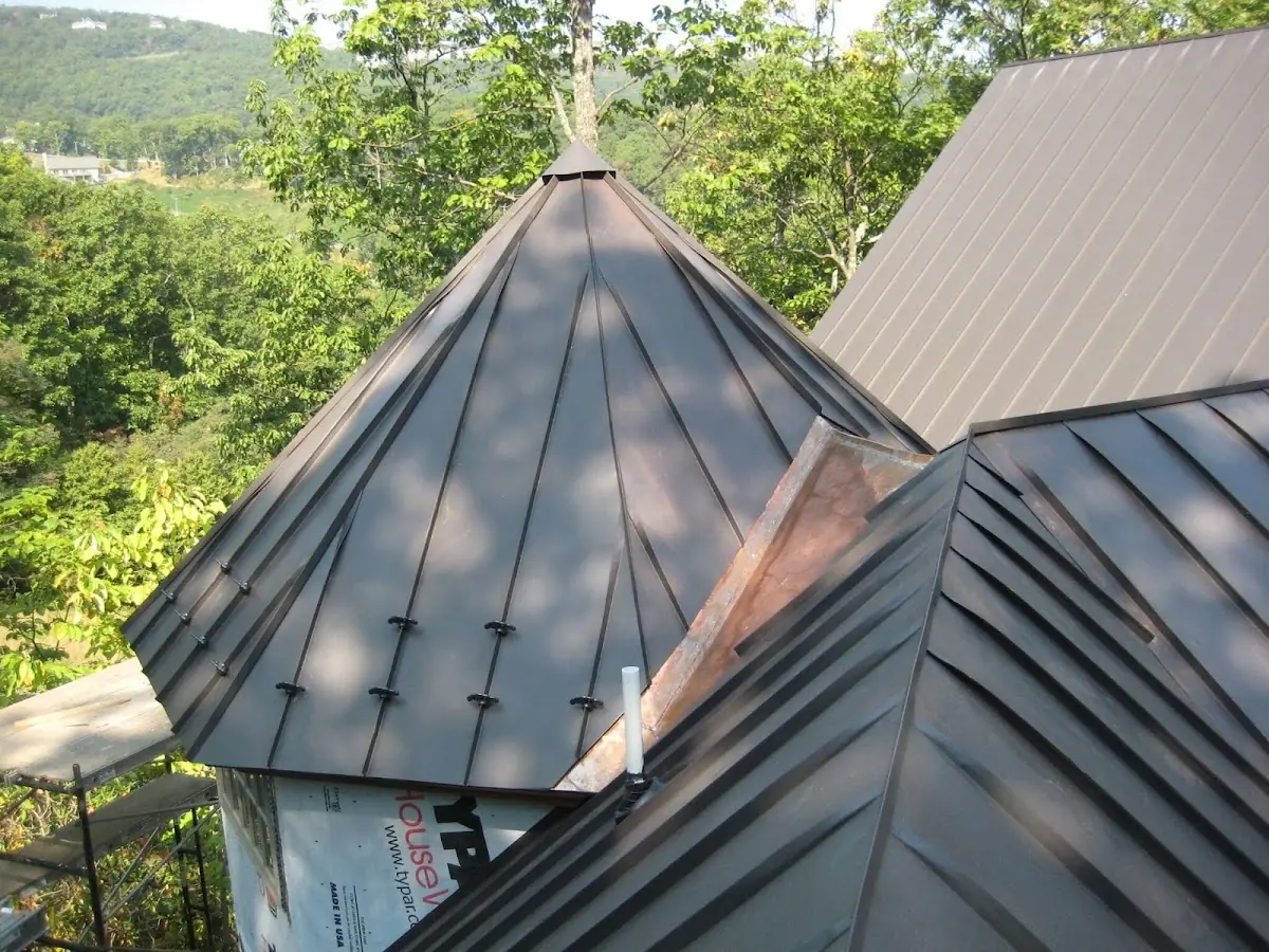 Professional Roof Tarp Installation by Craftsman Roofing in Glencoe